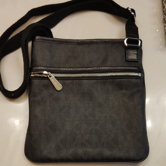 Michael Kors Handbags - Michael Kors Black Messenger Logo Crossbody with Front Zip!!